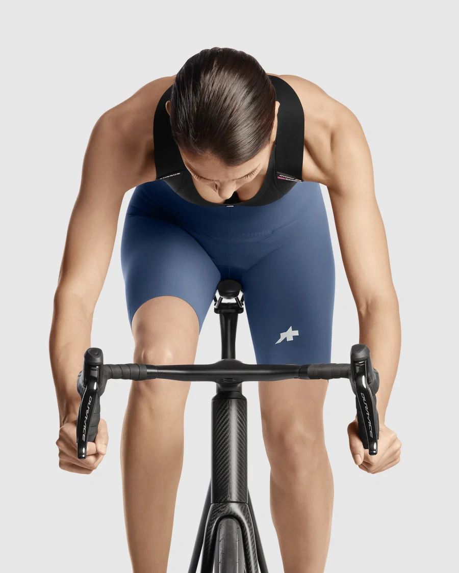 ASSOS DYORA R S11 Damen Kurz Trägerhose Blau - Image 5