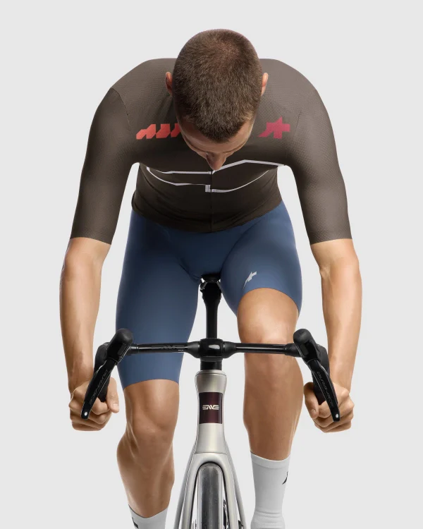 ASSOS EQUIPE R S11 We are the A Trikot Kurzarm Braun - Image 8