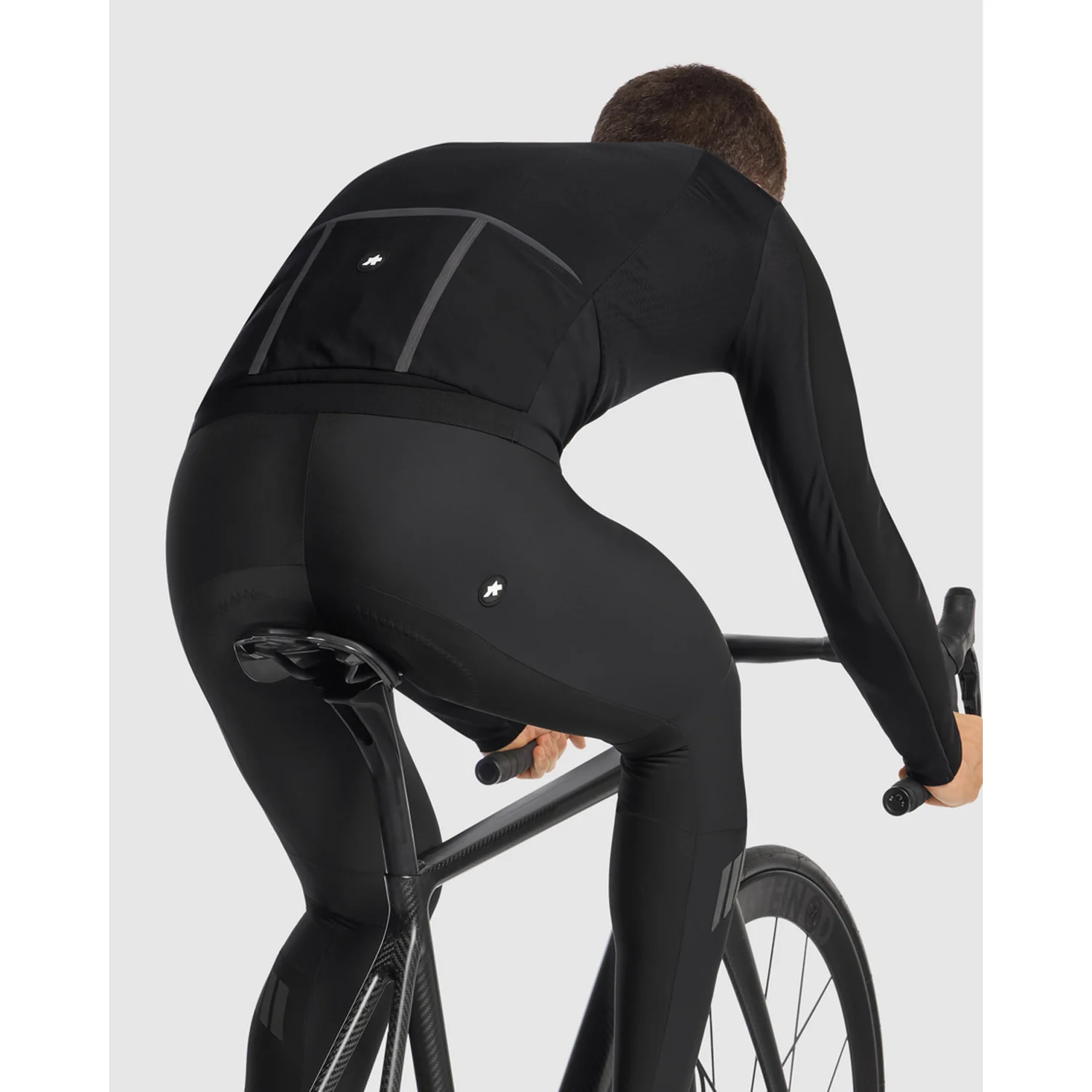 ASSOS EQUIPE R HABU WINTER S11 Jacke Schwarz - Image 7