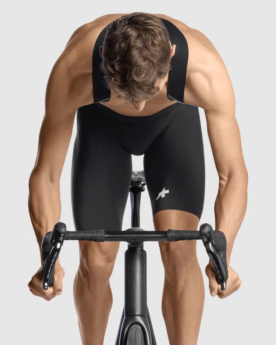 ASSOS EQUIPE R S11 Kurze Trägerhose Schwarz - Image 7