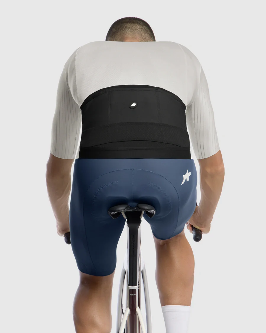 ASSOS EQUIPE RS S11 Kurzarm Trikot Almond Milk - Image 4