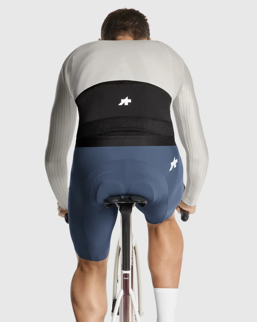 ASSOS EQUIPE RS S11 Langarm Trikot Almond Milk - Image 7