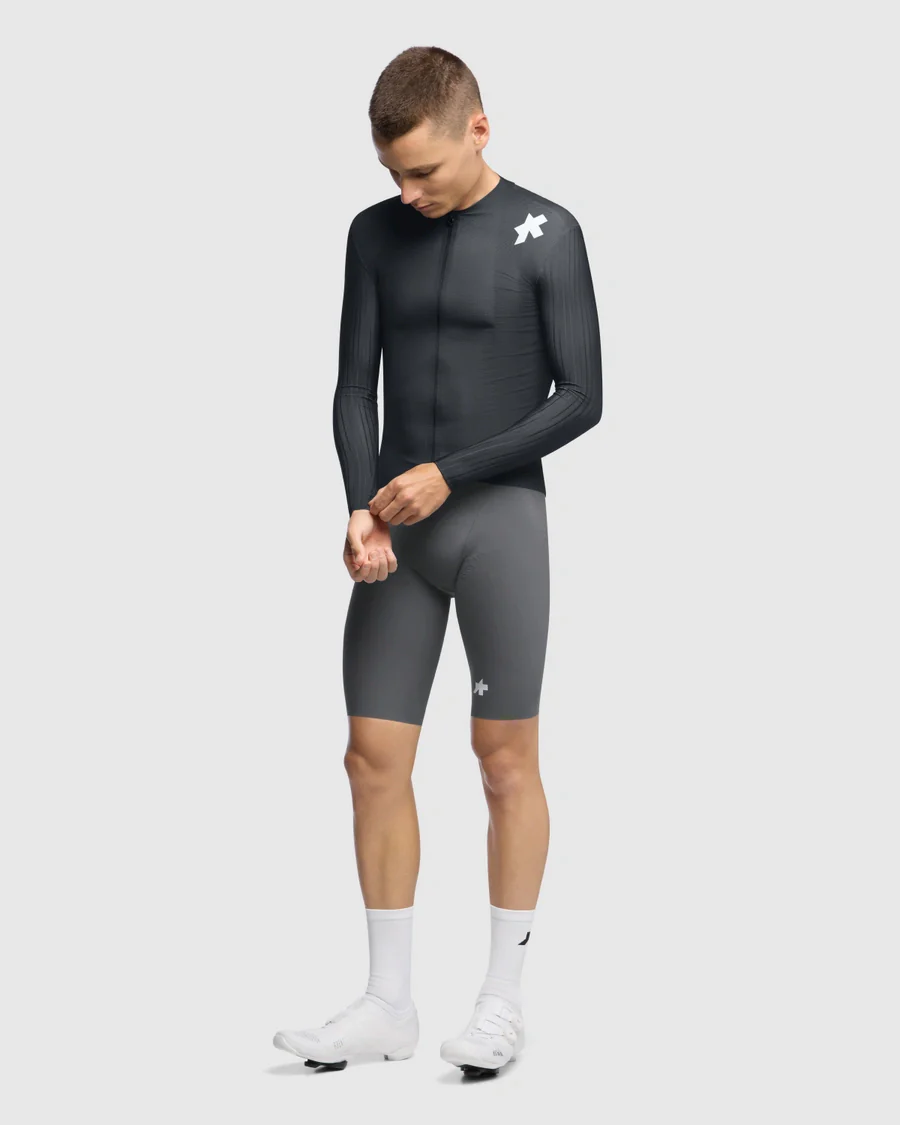 ASSOS EQUIPE RS S11 Langarm Trikot Schwarz/Grau - Image 8