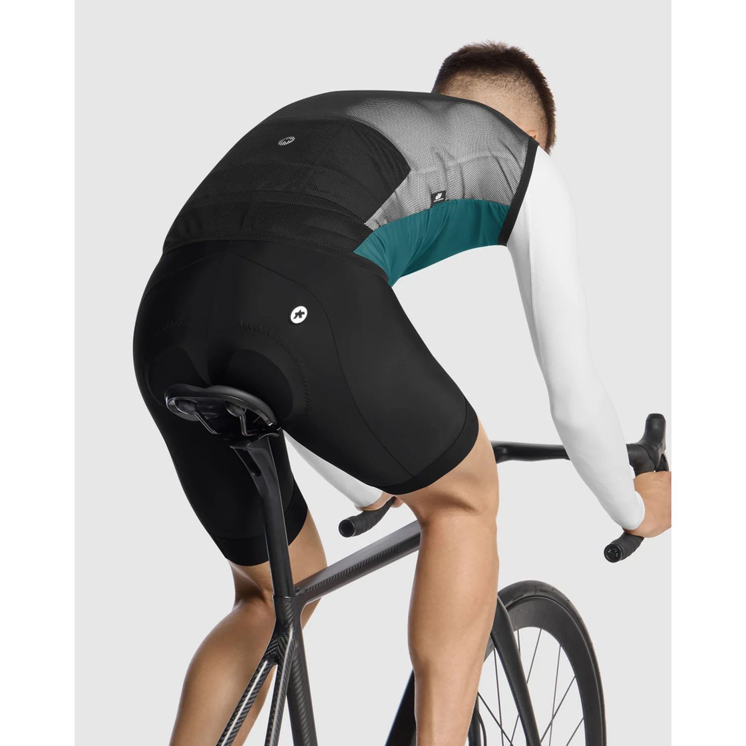 ASSOS MILLE GT WIND C2 Foundation Green Ärmellose Jacke - Image 9