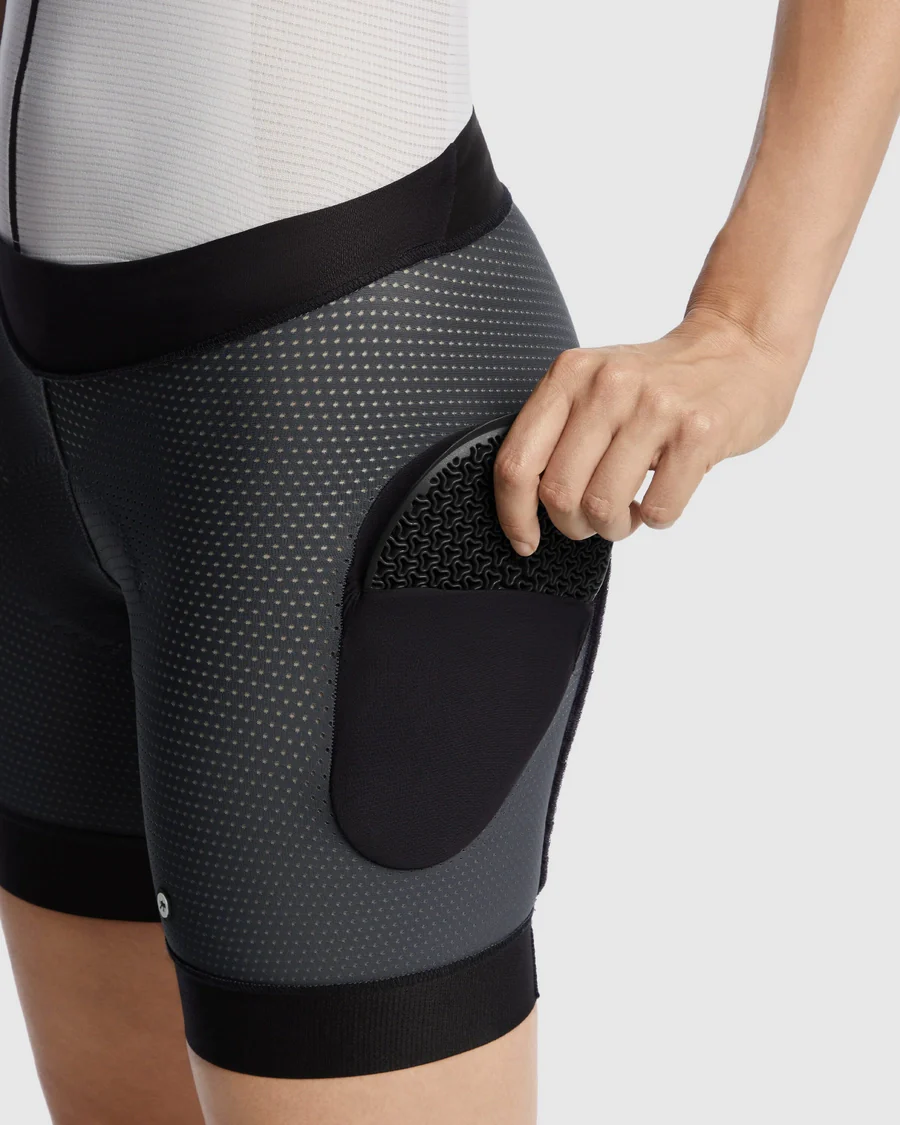 ASSOS TRAIL TACTICA HP T3 Damen Unterhose Grau - Image 5