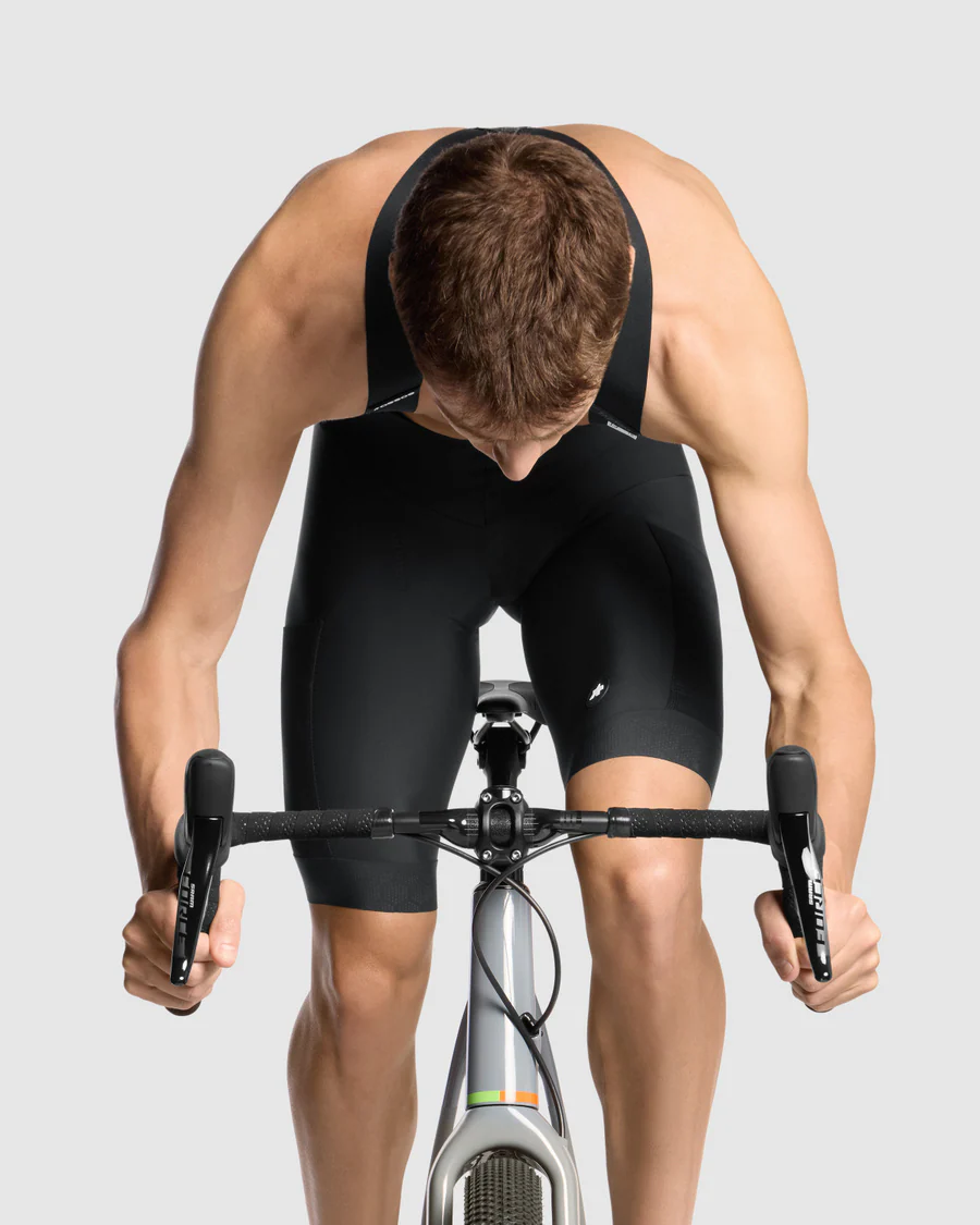 ASSOS TACTICA KIESKÄFER GRAVEL T5 Kurze Trägerhose Schwarz - Image 5