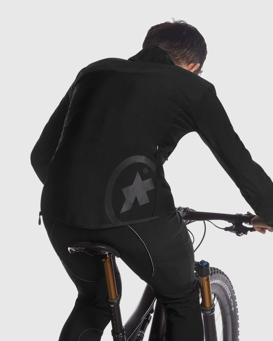 ASSOS TRAIL WINTER Jacket Schwarz - Image 5