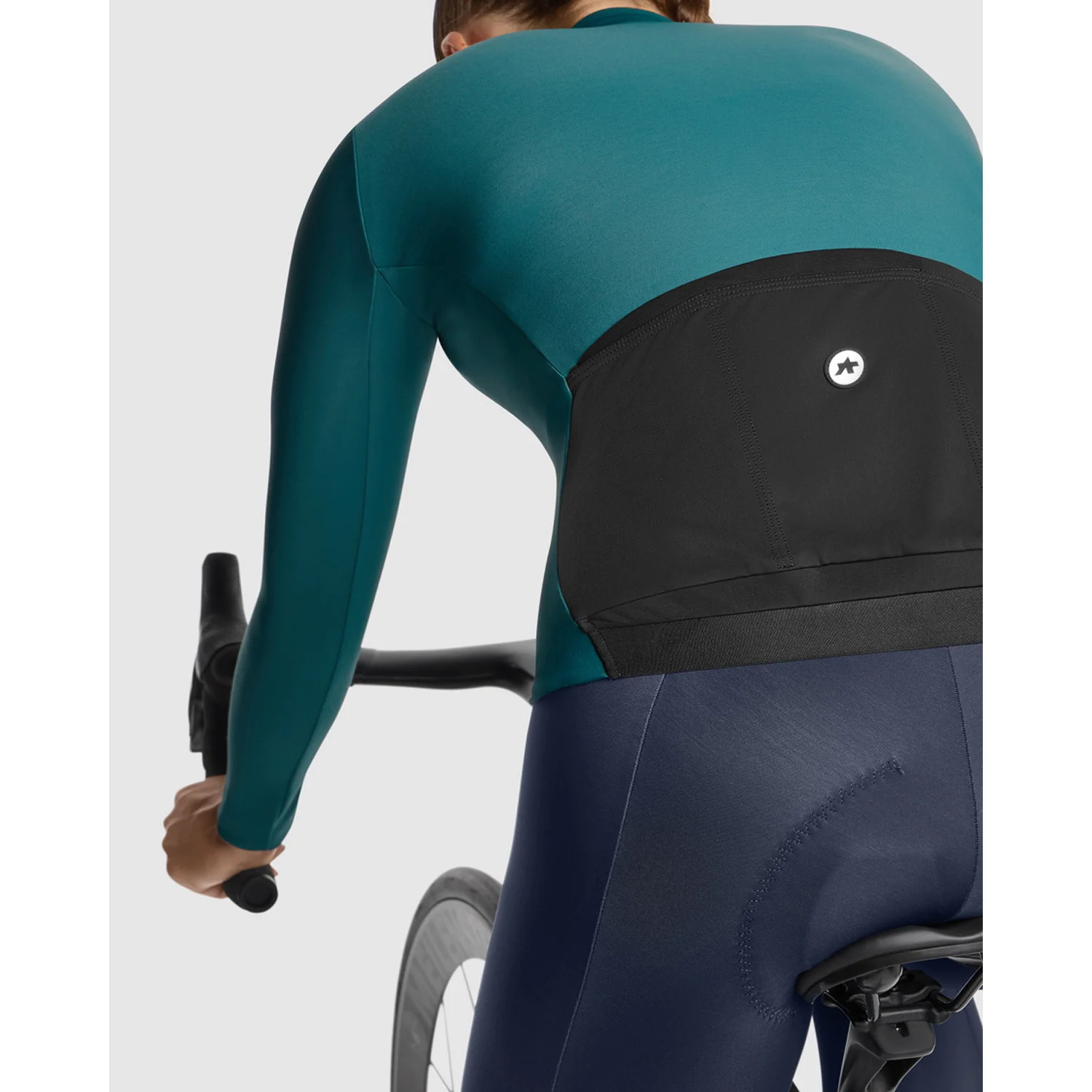 ASSOS UMA GT SPRING FALL C2 Langarm Trikot Women Foundation Green - Image 9
