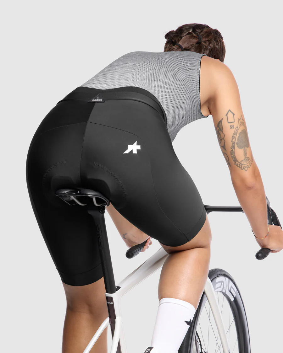 ASSOS UMA GT HALF S11 Damen Lange Hosen Schwarz - Image 6
