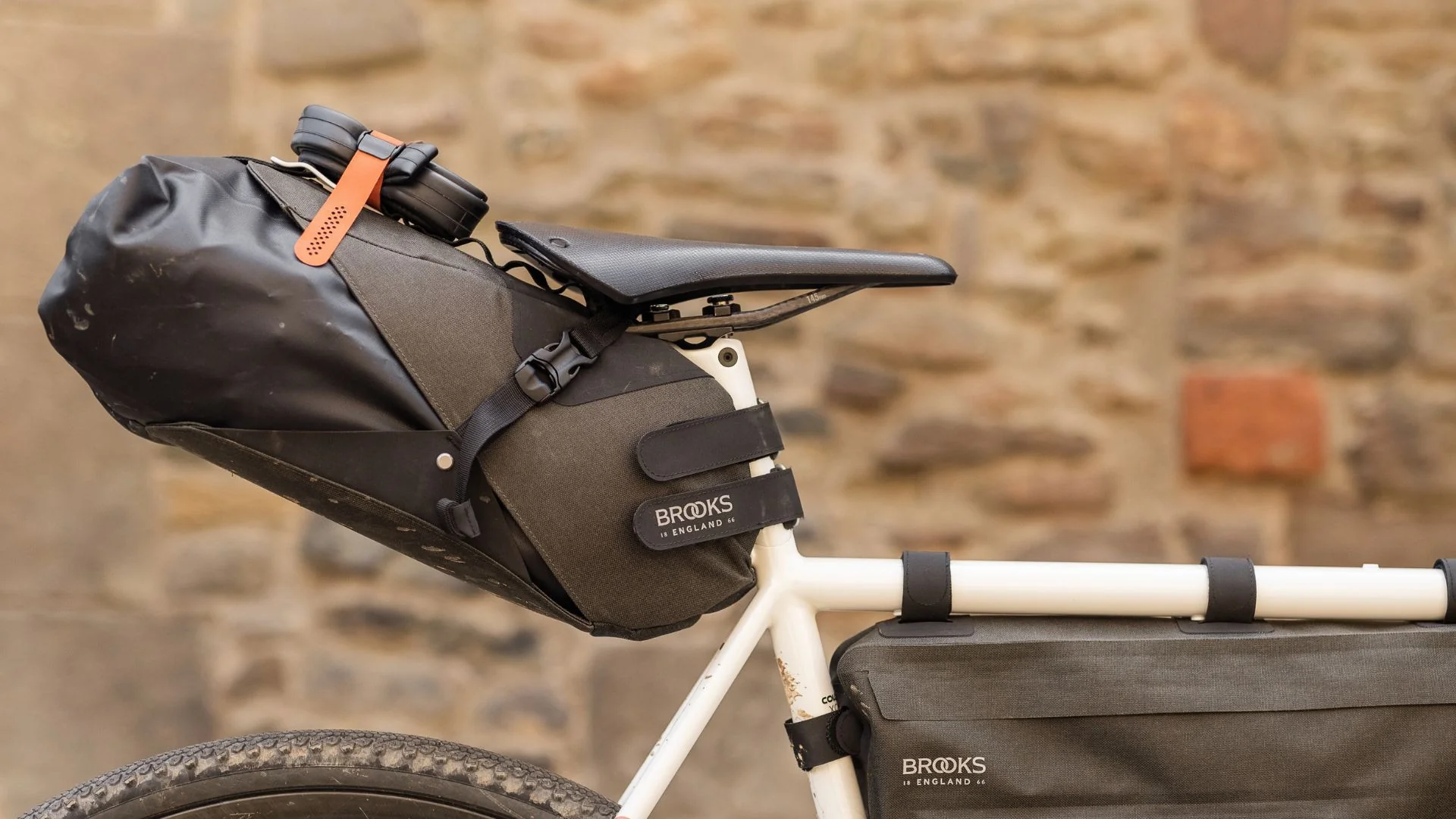 BROOKS SCAPE Satteltasche Grün - Image 8
