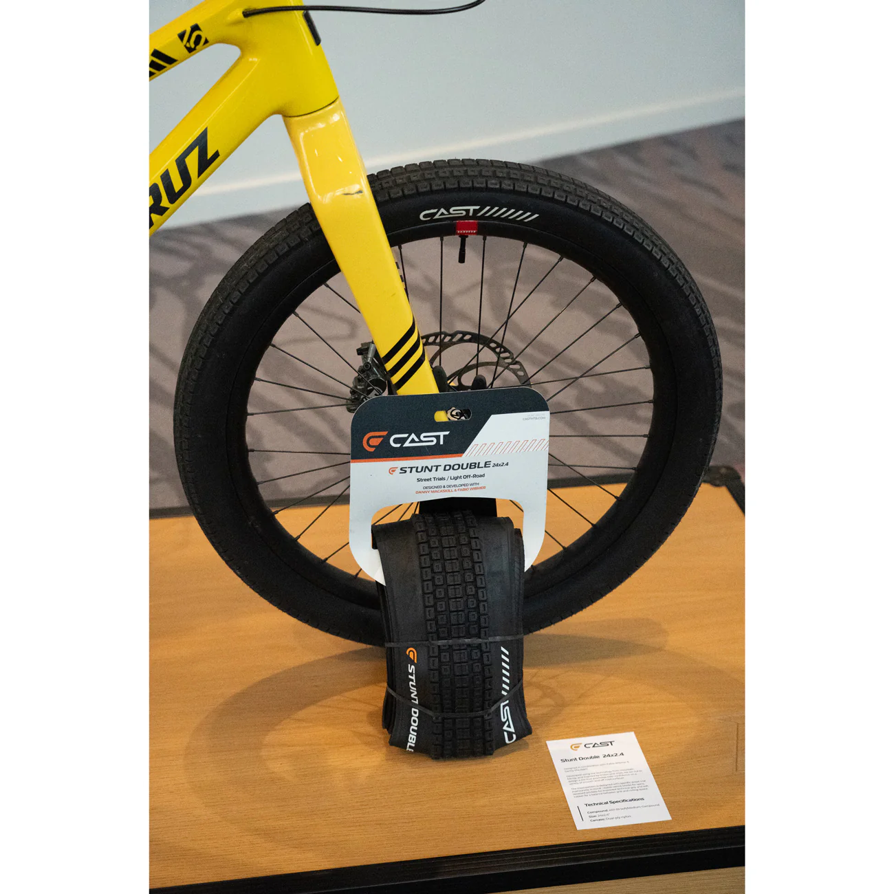 Reifen CAST STUNT DOUBLE 24x2.40 Tubeless Ready Schwarz - Image 7