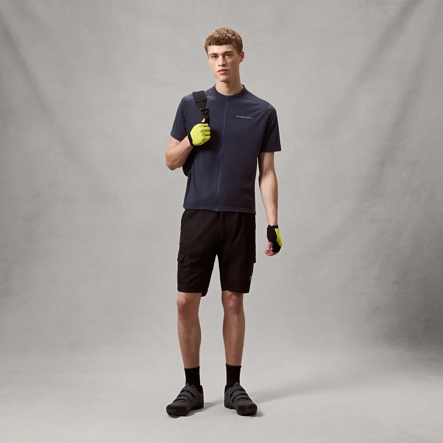 ENDURA LOOP ZIPPED Trikot Kurzarm Carbon Grau - Image 3