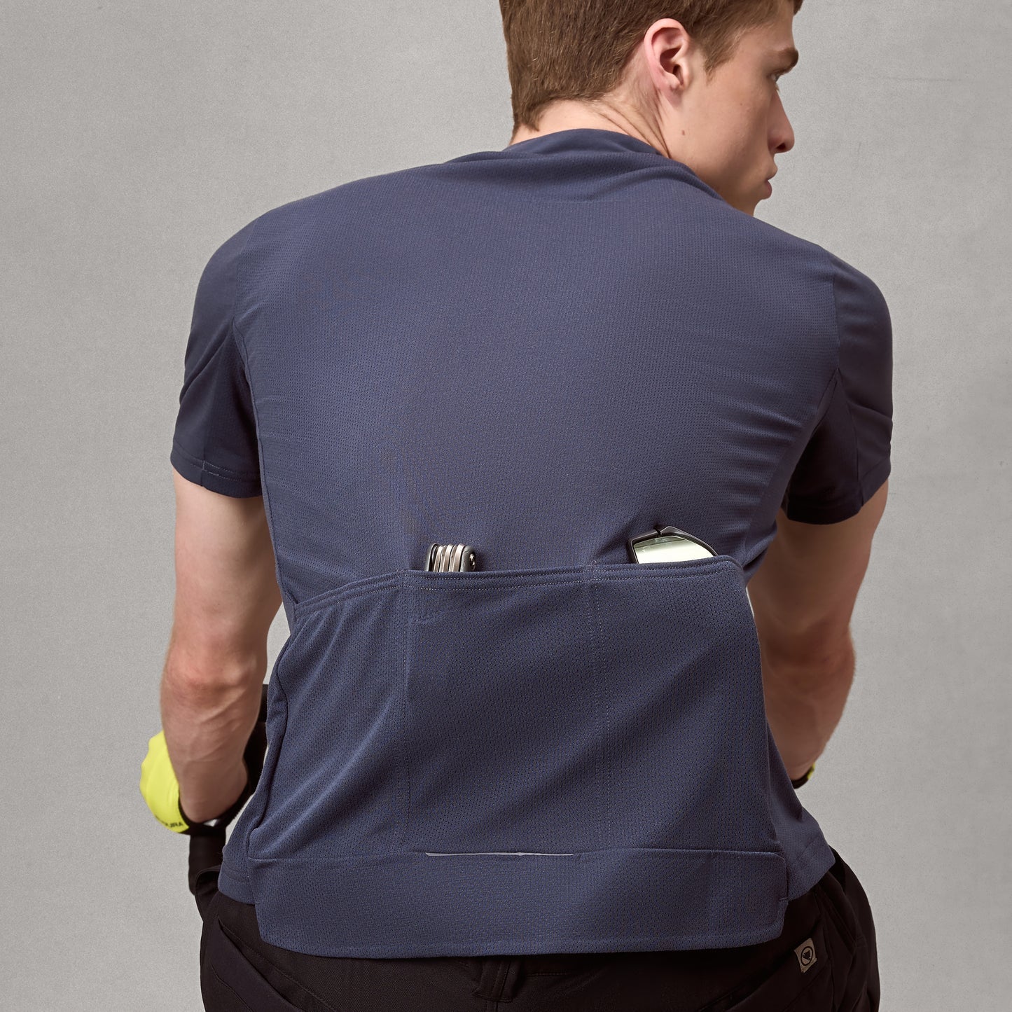 ENDURA LOOP ZIPPED Trikot Kurzarm Carbon Grau - Image 7