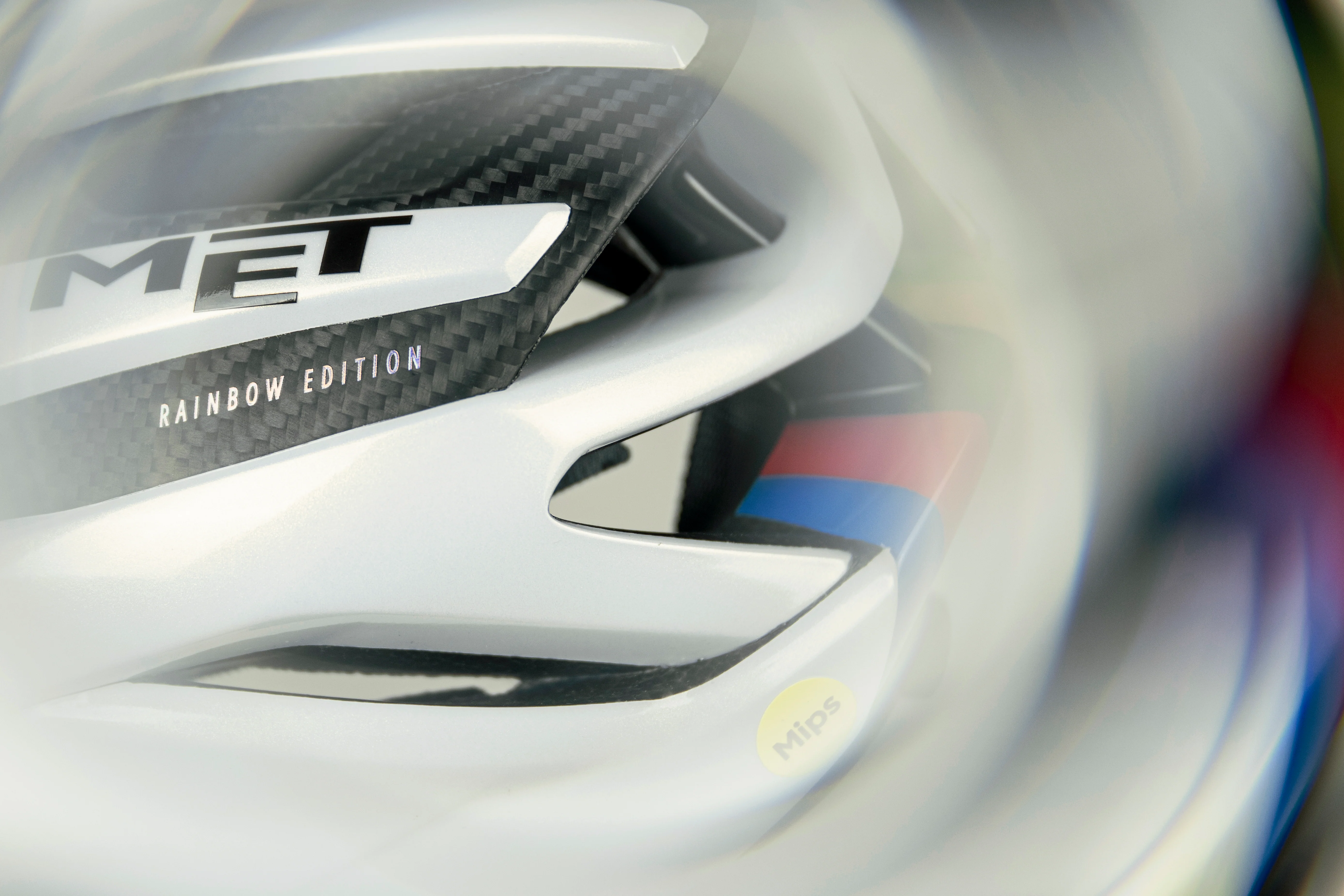 Helm MET TRENTA 3K CARBON LIMITED WORLD CHAMPION 2026 Weiß - Image 6