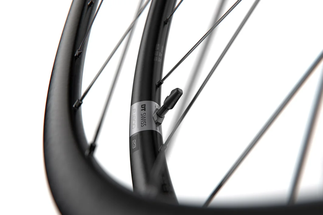 DT SWISS P 1800 SPLINE 23 DIC Tubeless Ready Vorderrad (Center Lock) - Image 2
