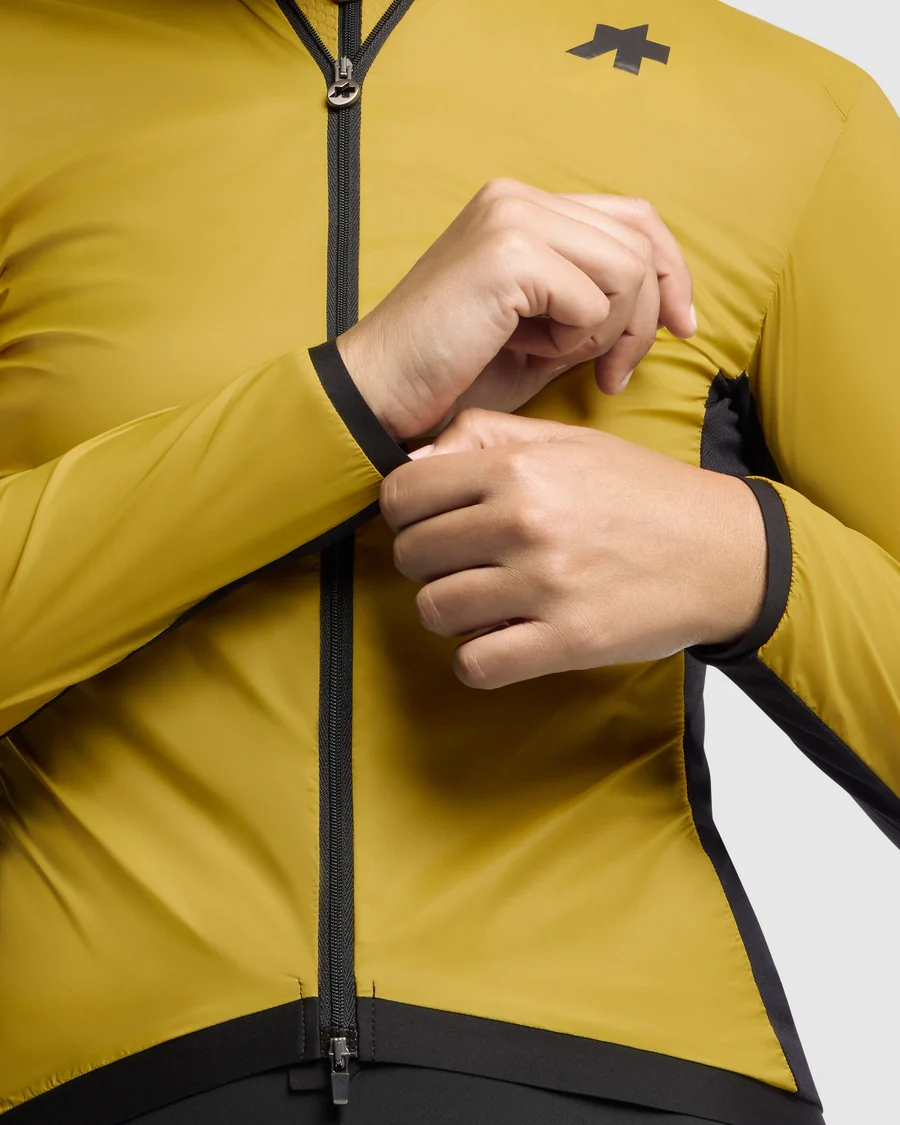 Jacke ASSOS UMA GT WIND S11 Damen Golden Yellow - Image 8