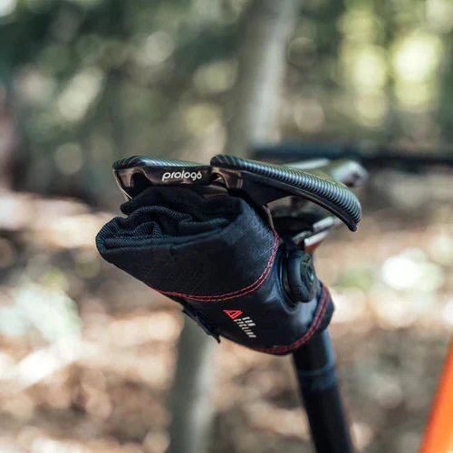 KOM CYCLING SADDLE ROLL XL Satteltasche - Image 4