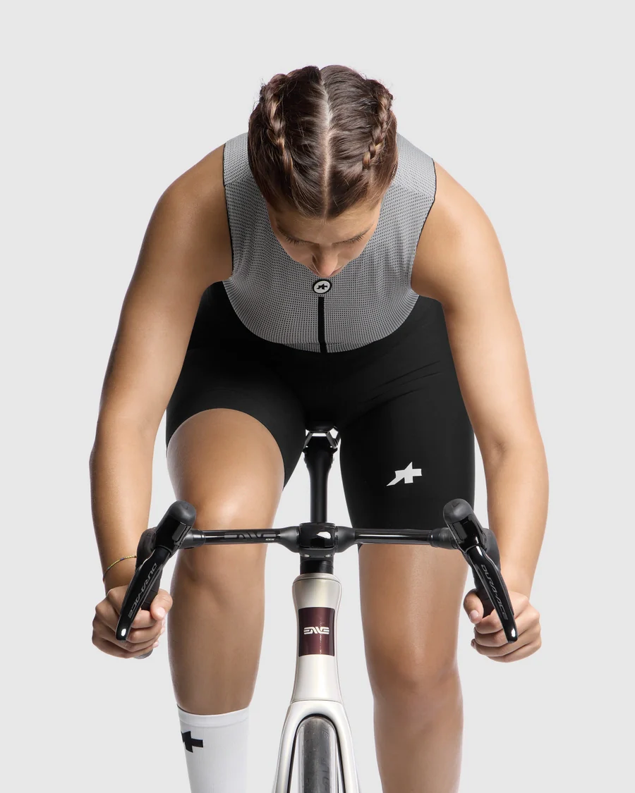 ASSOS UMA GT HALF S11 Damen Kurzhosen Schwarz - Image 5
