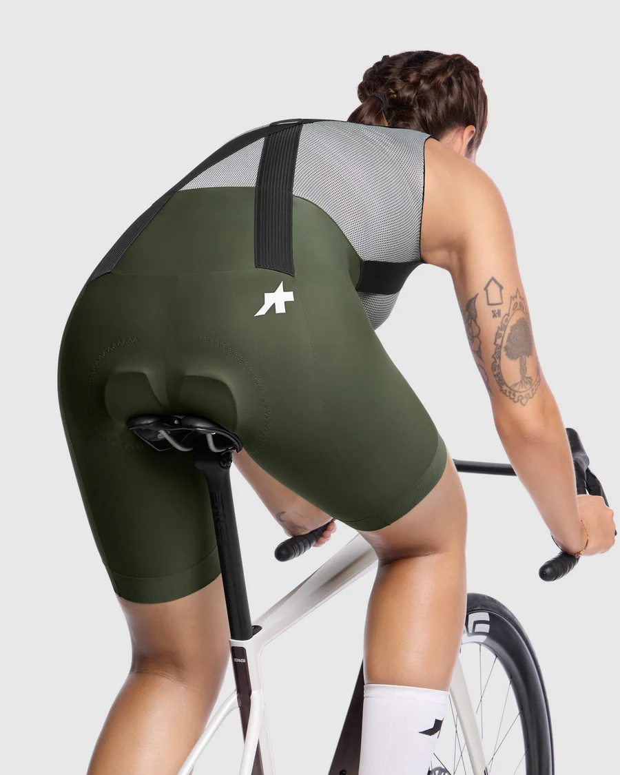 Kurze Trägerhose ASSOS UMA GT S11 Damen Moss Green - Image 7