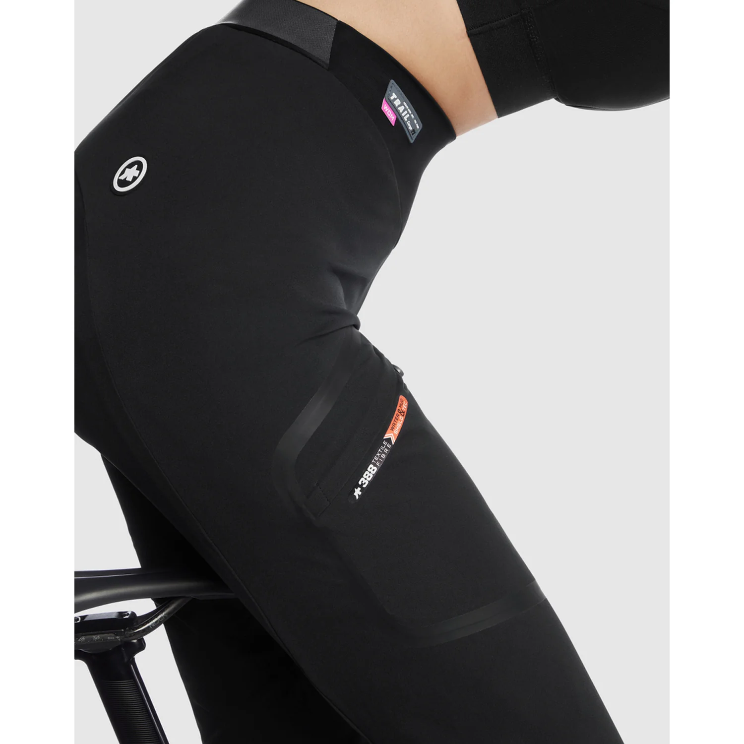 ASSOS TACTICA CARGO T3 Damen Hose Schwarz - Image 5