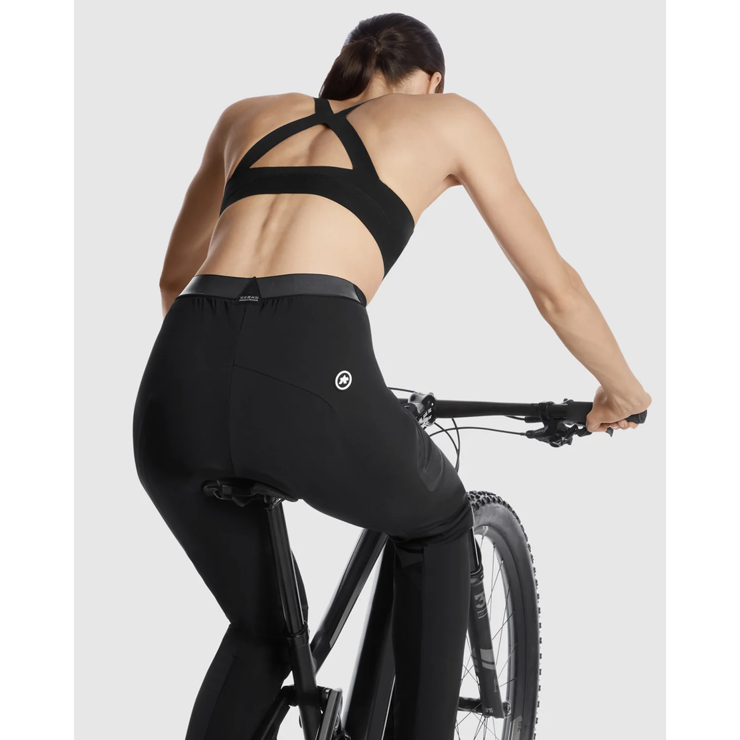 ASSOS TACTICA CARGO T3 Damen Hose Schwarz - Image 7