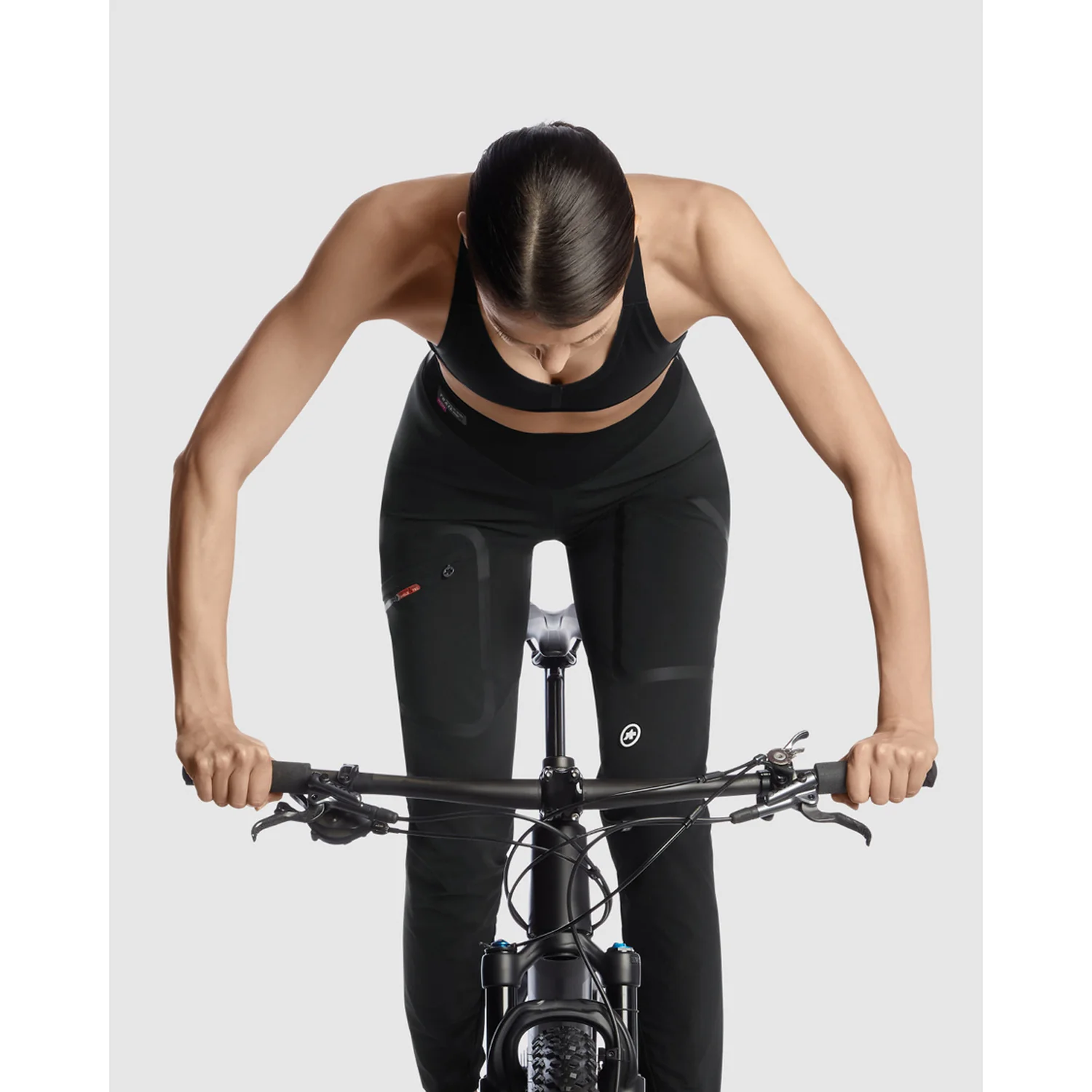 ASSOS TACTICA CARGO T3 Damen Hose Schwarz - Image 8