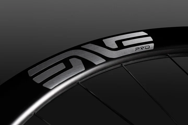 Laufrad hinten ENVE SES 4.5 PRO Tubeless Ready (Center Lock) Schwarz - Image 5