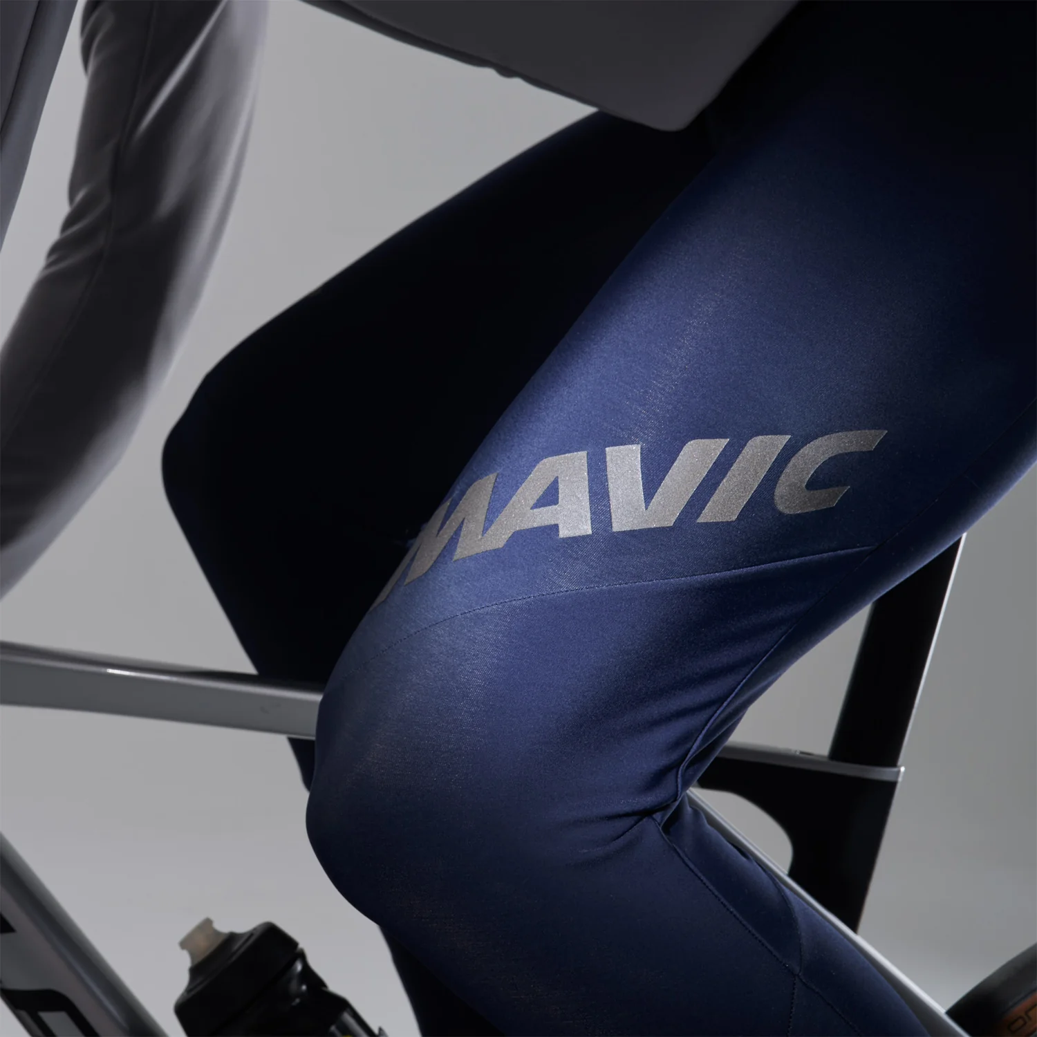MAVIC AKSIUM THERMO Lange Trägerhose Blau - Image 5
