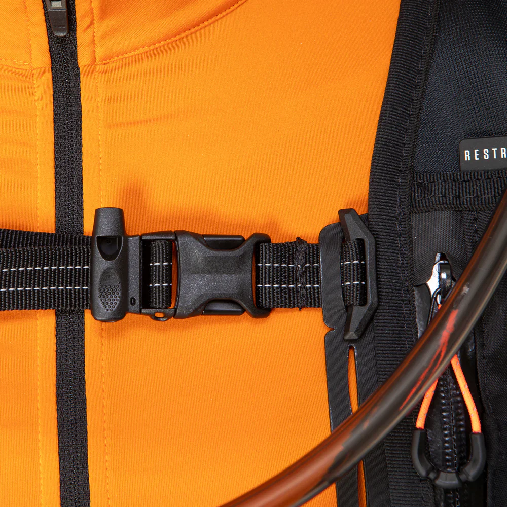 RESTRAP RACE Hydration Jacket Schwarz - Image 16