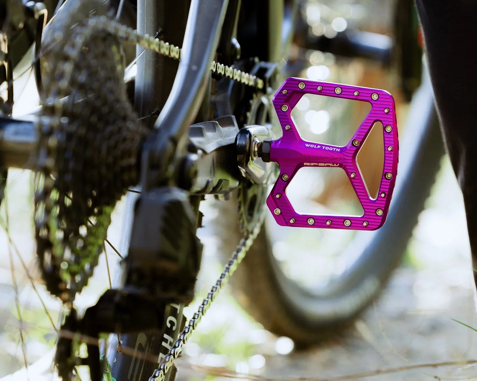 WOLF TOOTH RIPSAW Flachpedale, violett - Image 7