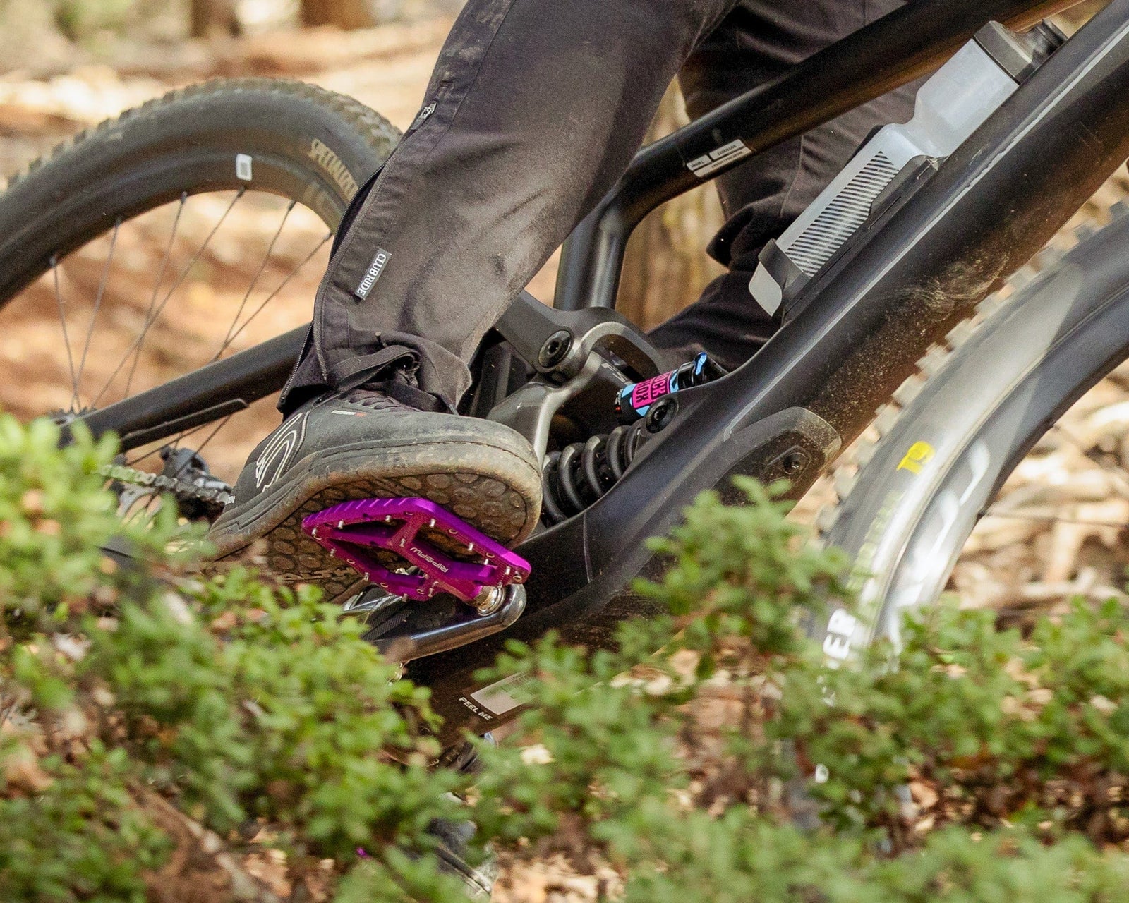 WOLF TOOTH RIPSAW Flachpedale, violett - Image 8